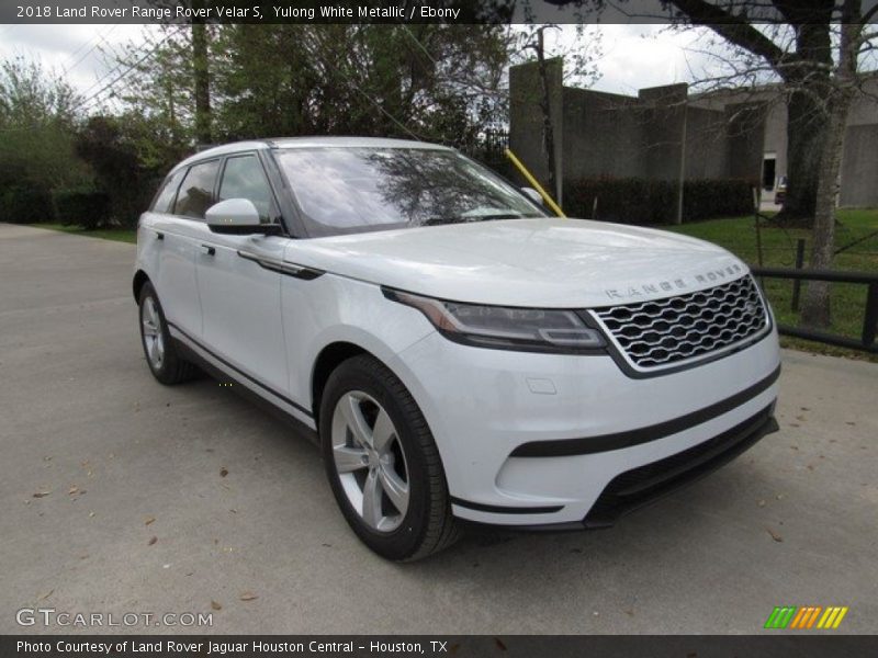 Yulong White Metallic / Ebony 2018 Land Rover Range Rover Velar S