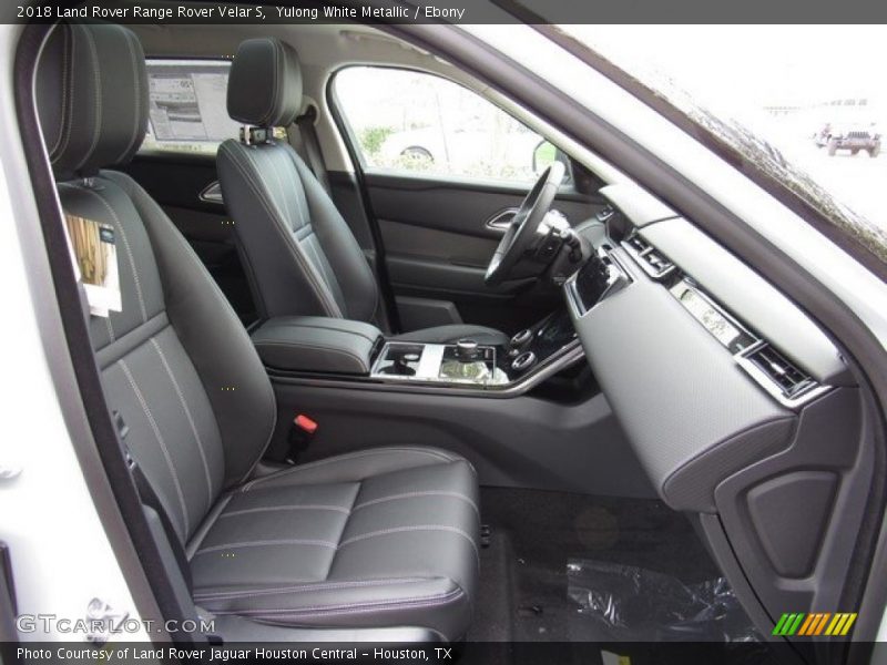 Yulong White Metallic / Ebony 2018 Land Rover Range Rover Velar S