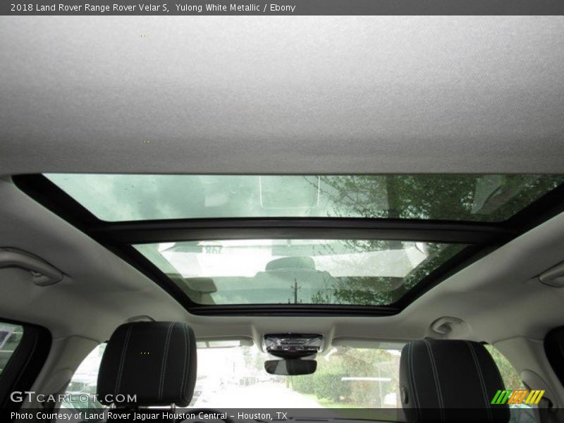 Yulong White Metallic / Ebony 2018 Land Rover Range Rover Velar S