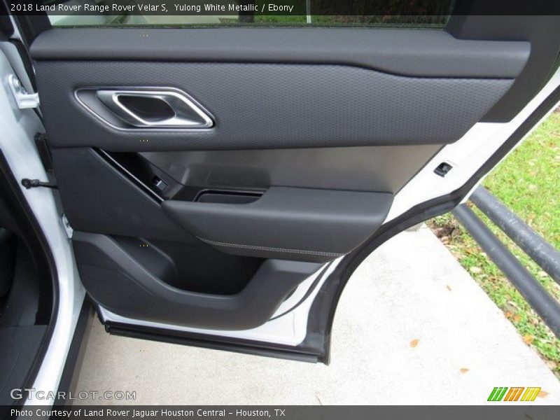 Yulong White Metallic / Ebony 2018 Land Rover Range Rover Velar S