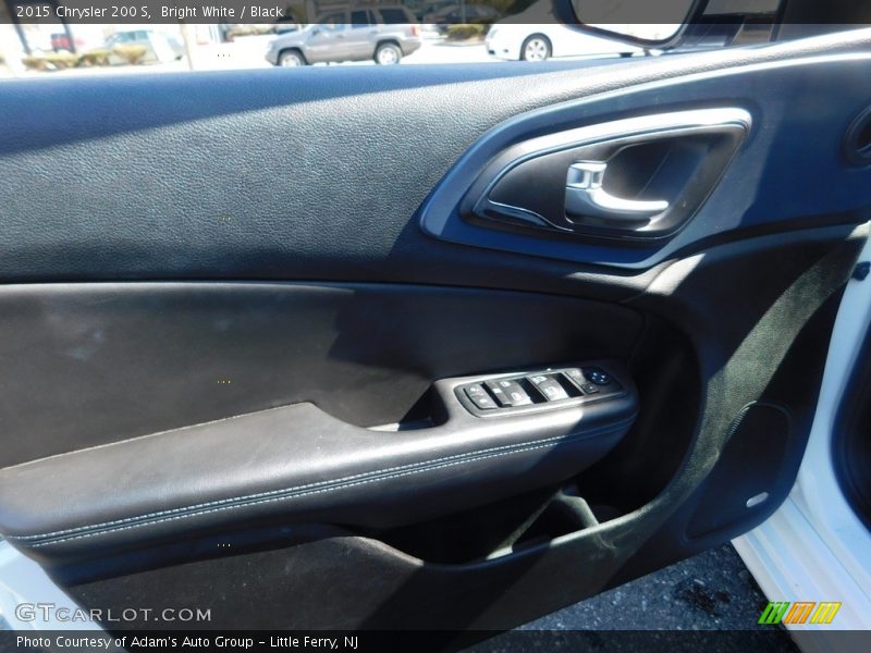 Bright White / Black 2015 Chrysler 200 S