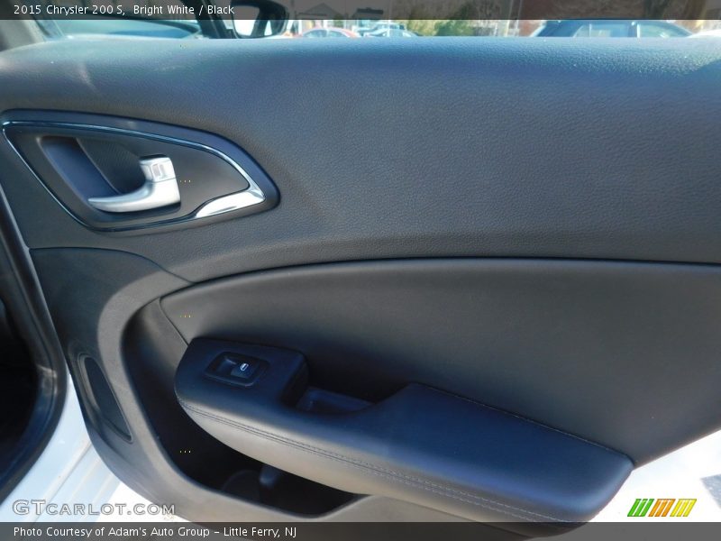 Bright White / Black 2015 Chrysler 200 S
