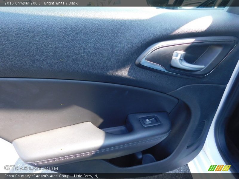 Bright White / Black 2015 Chrysler 200 S