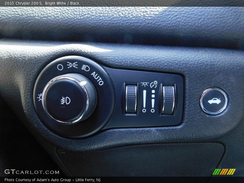 Bright White / Black 2015 Chrysler 200 S