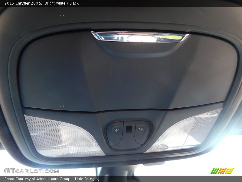 Bright White / Black 2015 Chrysler 200 S
