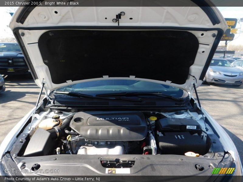Bright White / Black 2015 Chrysler 200 S