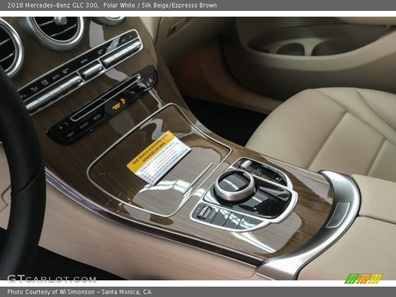 Polar White / Silk Beige/Espresso Brown 2018 Mercedes-Benz GLC 300