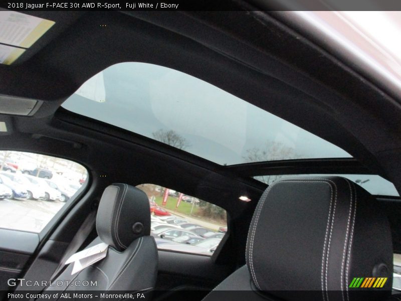 Fuji White / Ebony 2018 Jaguar F-PACE 30t AWD R-Sport