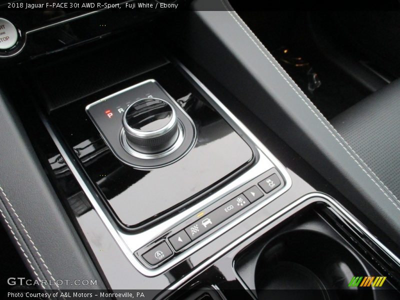 Fuji White / Ebony 2018 Jaguar F-PACE 30t AWD R-Sport