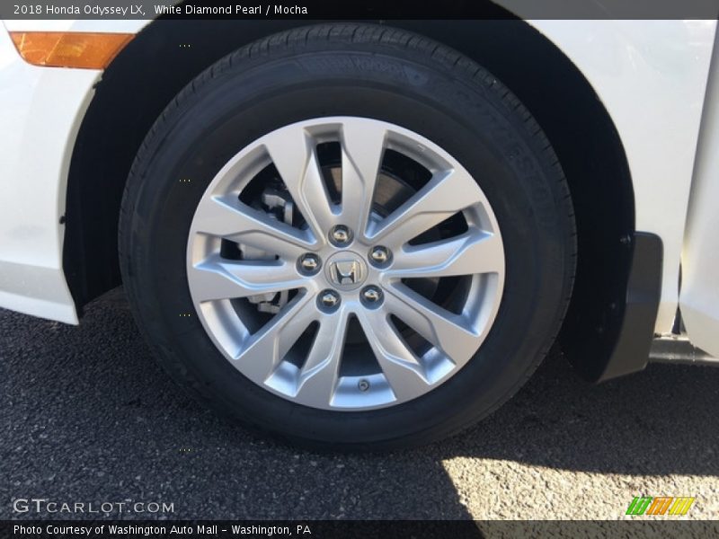 White Diamond Pearl / Mocha 2018 Honda Odyssey LX