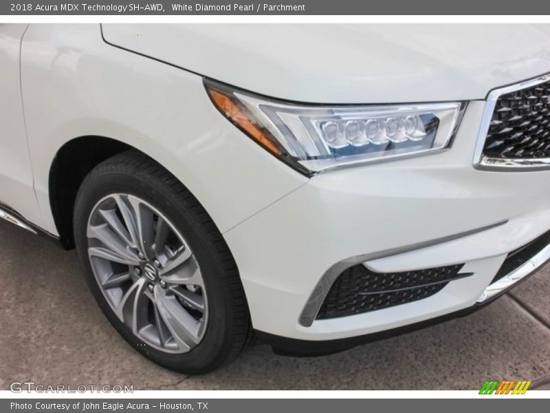 White Diamond Pearl / Parchment 2018 Acura MDX Technology SH-AWD