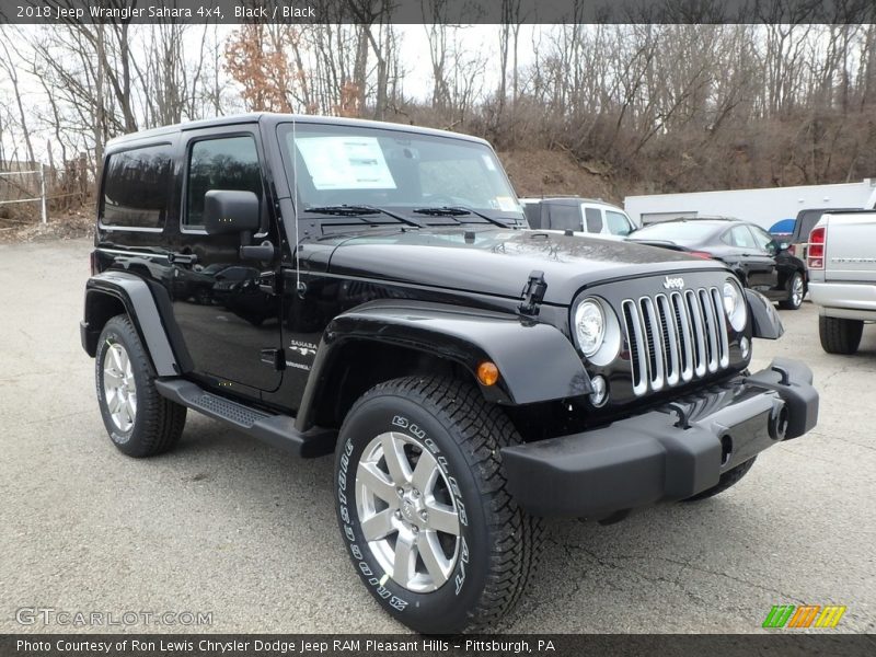 Front 3/4 View of 2018 Wrangler Sahara 4x4