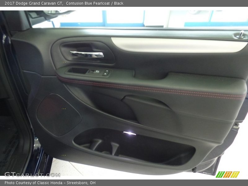 Contusion Blue Pearlcoat / Black 2017 Dodge Grand Caravan GT