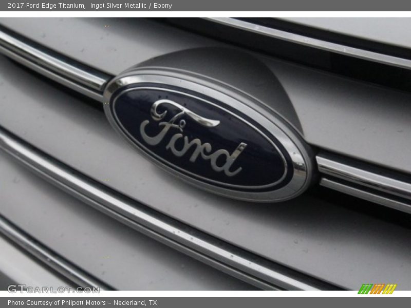 Ingot Silver Metallic / Ebony 2017 Ford Edge Titanium