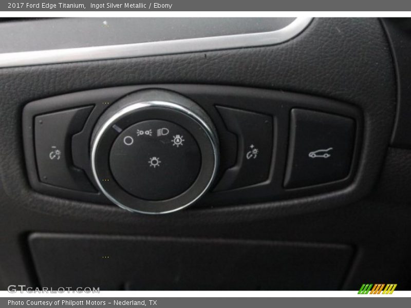 Ingot Silver Metallic / Ebony 2017 Ford Edge Titanium
