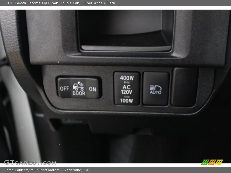 Super White / Black 2018 Toyota Tacoma TRD Sport Double Cab
