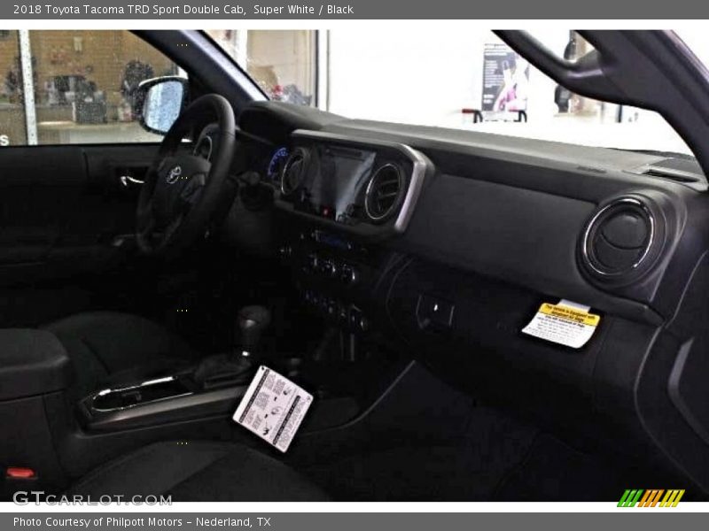 Super White / Black 2018 Toyota Tacoma TRD Sport Double Cab