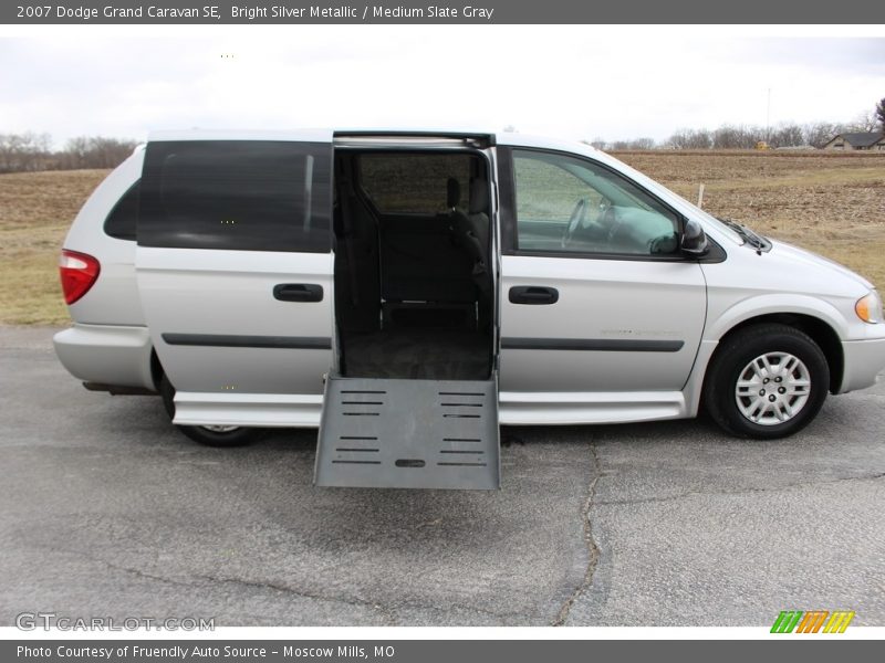 Bright Silver Metallic / Medium Slate Gray 2007 Dodge Grand Caravan SE