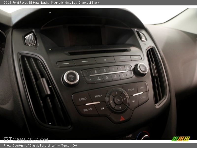 Magnetic Metallic / Charcoal Black 2015 Ford Focus SE Hatchback