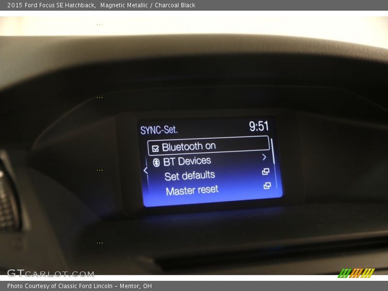 Magnetic Metallic / Charcoal Black 2015 Ford Focus SE Hatchback