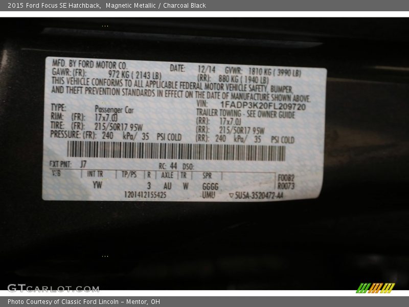 Magnetic Metallic / Charcoal Black 2015 Ford Focus SE Hatchback