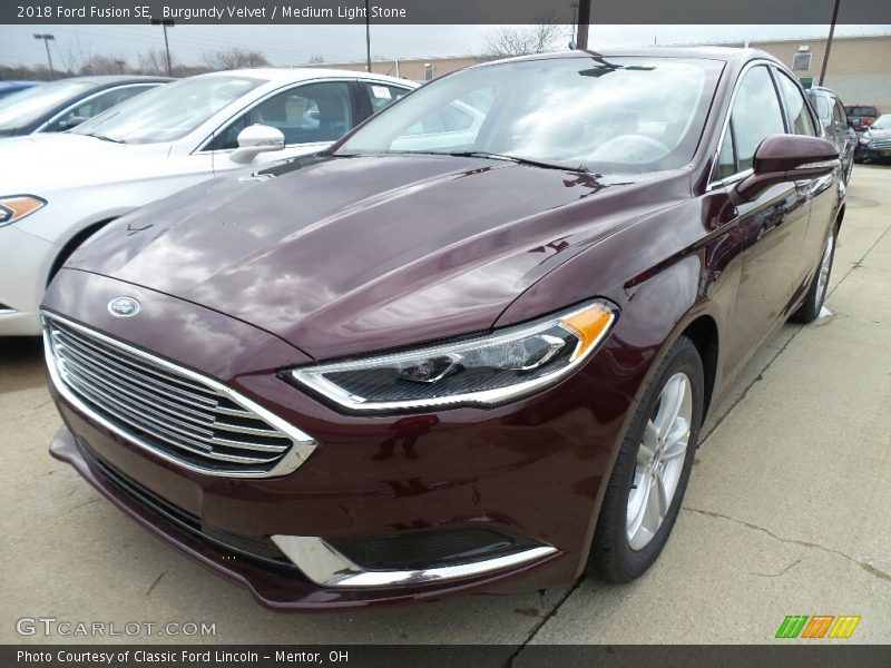 Burgundy Velvet / Medium Light Stone 2018 Ford Fusion SE