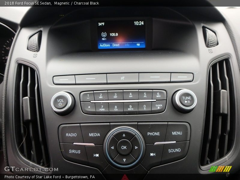 Magnetic / Charcoal Black 2018 Ford Focus SE Sedan