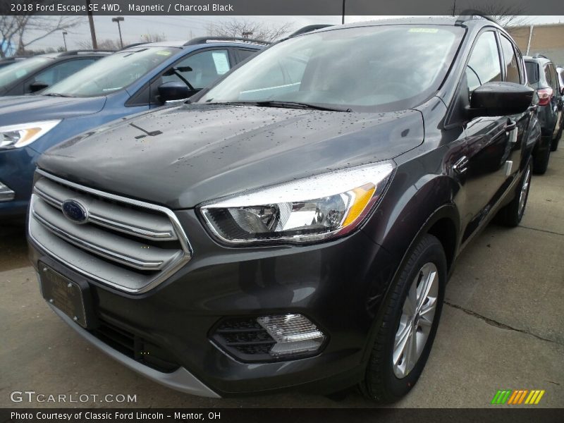 Magnetic / Charcoal Black 2018 Ford Escape SE 4WD