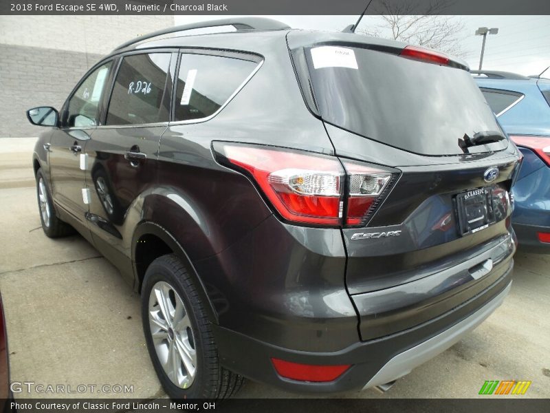 Magnetic / Charcoal Black 2018 Ford Escape SE 4WD