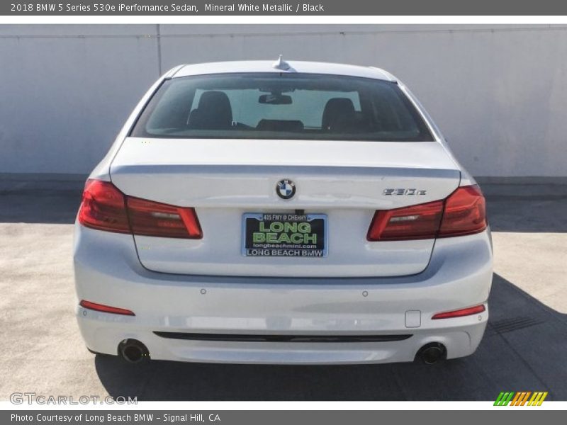 Mineral White Metallic / Black 2018 BMW 5 Series 530e iPerfomance Sedan