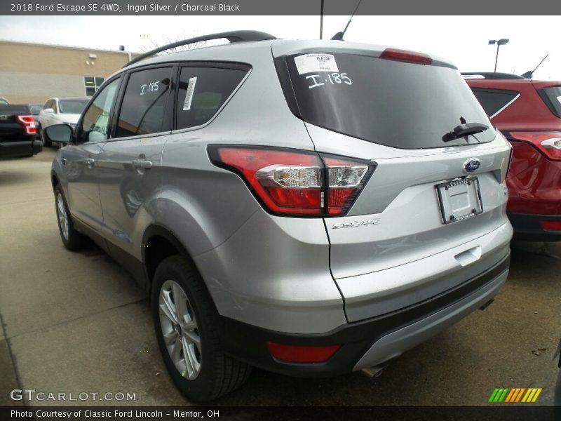 Ingot Silver / Charcoal Black 2018 Ford Escape SE 4WD