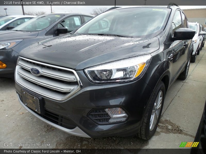 Magnetic / Charcoal Black 2018 Ford Escape SE 4WD