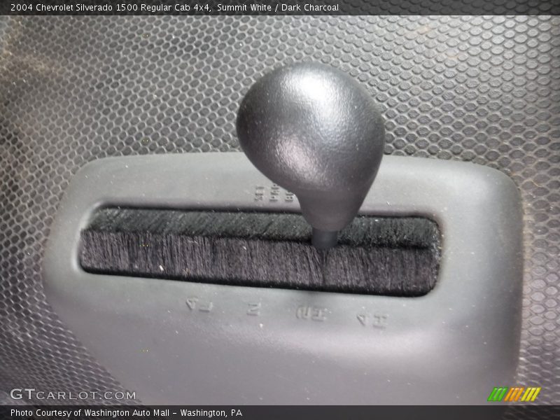 Summit White / Dark Charcoal 2004 Chevrolet Silverado 1500 Regular Cab 4x4