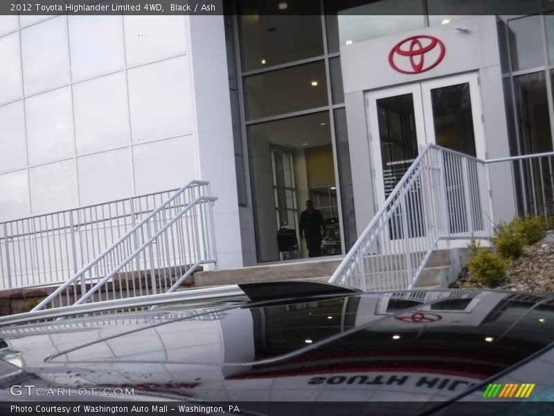 Black / Ash 2012 Toyota Highlander Limited 4WD