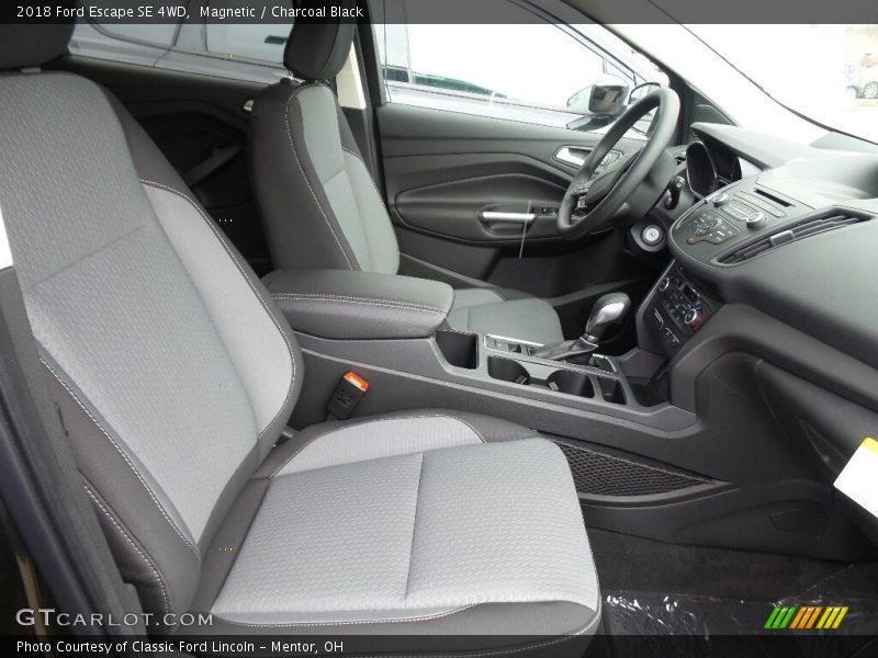 Magnetic / Charcoal Black 2018 Ford Escape SE 4WD