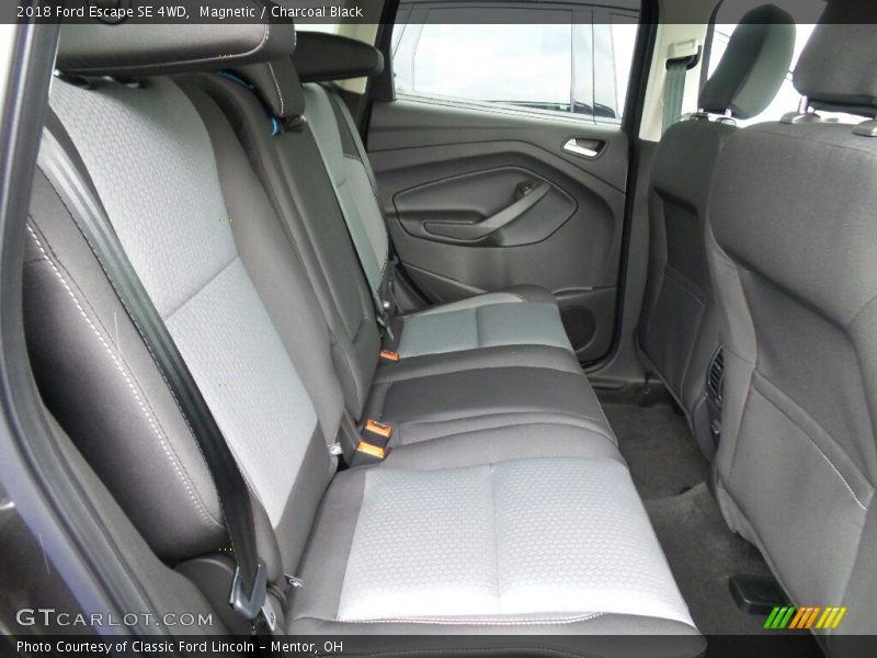 Magnetic / Charcoal Black 2018 Ford Escape SE 4WD