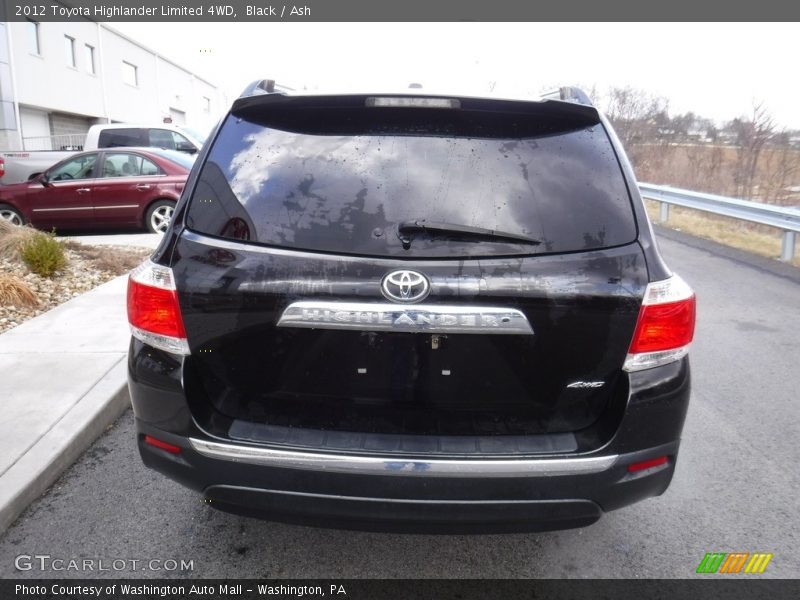 Black / Ash 2012 Toyota Highlander Limited 4WD
