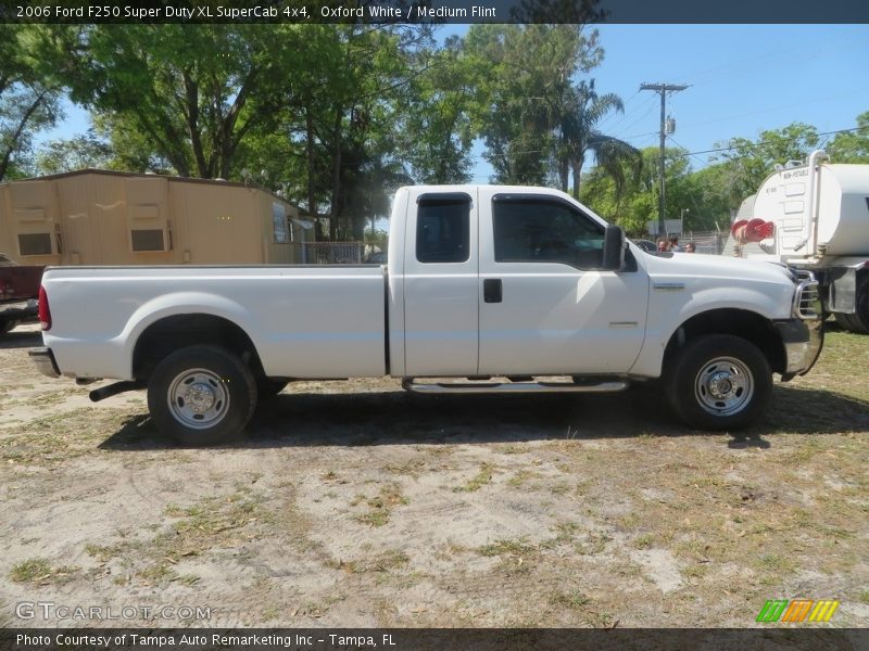 Oxford White / Medium Flint 2006 Ford F250 Super Duty XL SuperCab 4x4