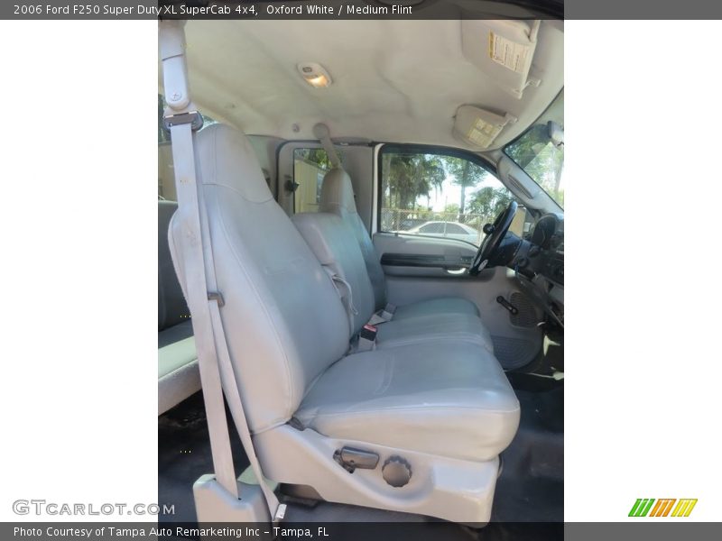 Oxford White / Medium Flint 2006 Ford F250 Super Duty XL SuperCab 4x4