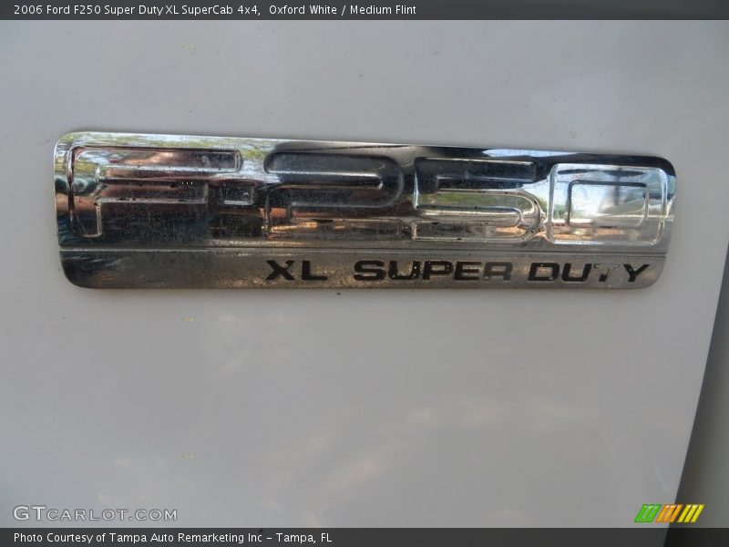 Oxford White / Medium Flint 2006 Ford F250 Super Duty XL SuperCab 4x4