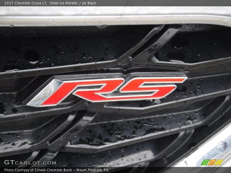 Silver Ice Metallic / Jet Black 2017 Chevrolet Cruze LT