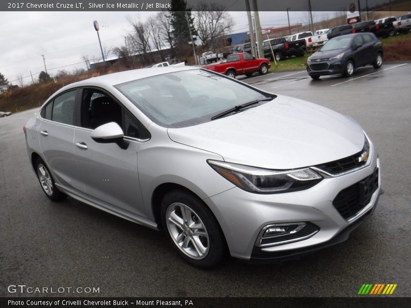 Silver Ice Metallic / Jet Black 2017 Chevrolet Cruze LT
