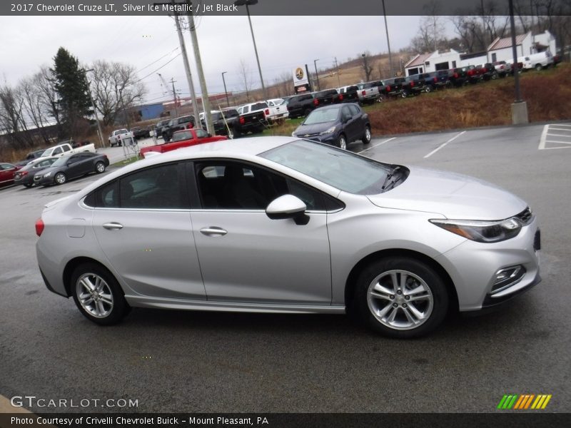 Silver Ice Metallic / Jet Black 2017 Chevrolet Cruze LT