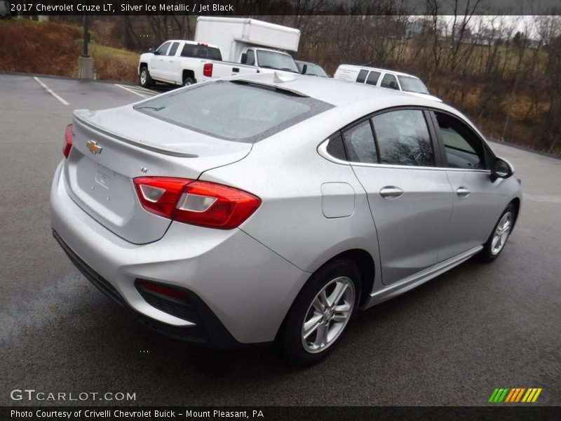 Silver Ice Metallic / Jet Black 2017 Chevrolet Cruze LT