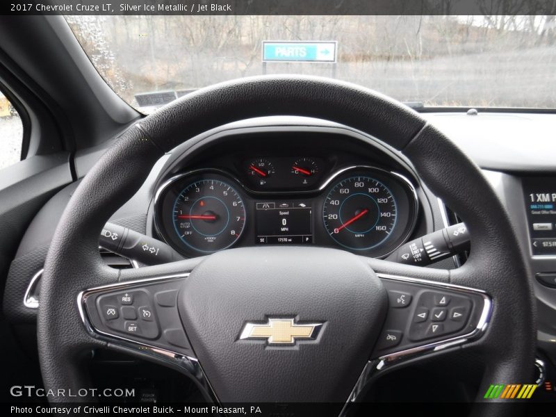 Silver Ice Metallic / Jet Black 2017 Chevrolet Cruze LT
