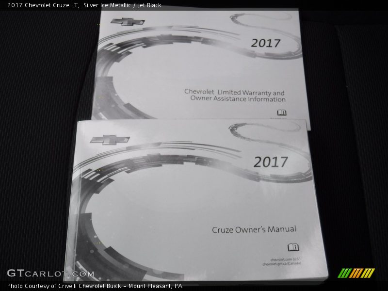 Silver Ice Metallic / Jet Black 2017 Chevrolet Cruze LT