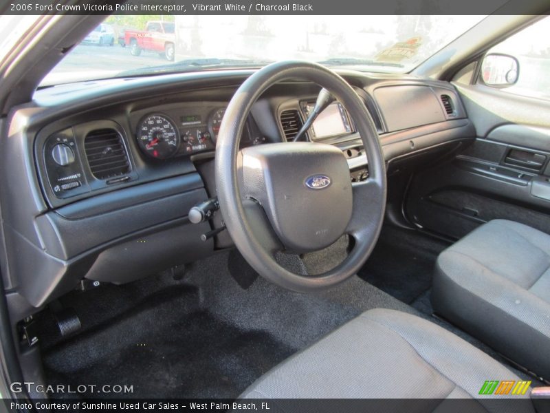 Vibrant White / Charcoal Black 2006 Ford Crown Victoria Police Interceptor