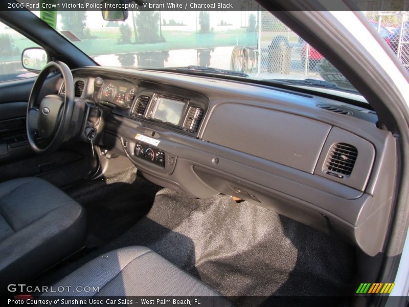 Vibrant White / Charcoal Black 2006 Ford Crown Victoria Police Interceptor