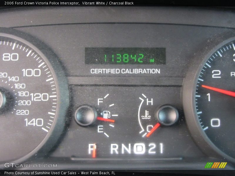 Vibrant White / Charcoal Black 2006 Ford Crown Victoria Police Interceptor