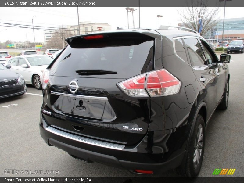 Super Black / Almond 2015 Nissan Rogue SL AWD